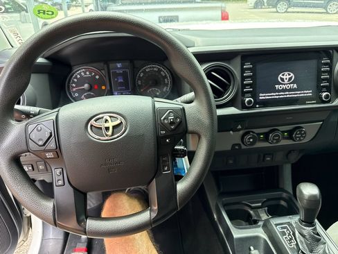 Used 2020 Toyota Tacoma SR w/ SR Convenience Package RWD image 12