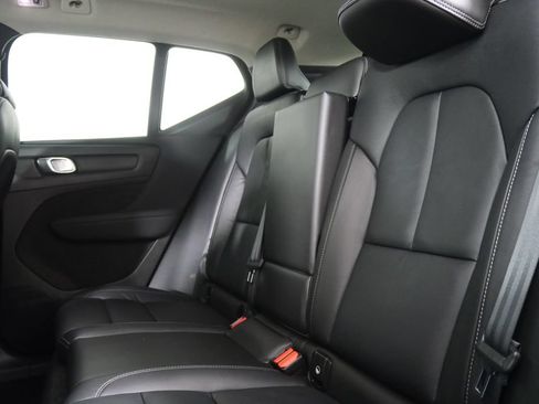 Used 2022 Volvo XC40 T5 Inscription w/ Climate Package AWD/4WD image 15