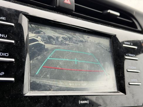 Used 2020 Toyota Camry LE image 4