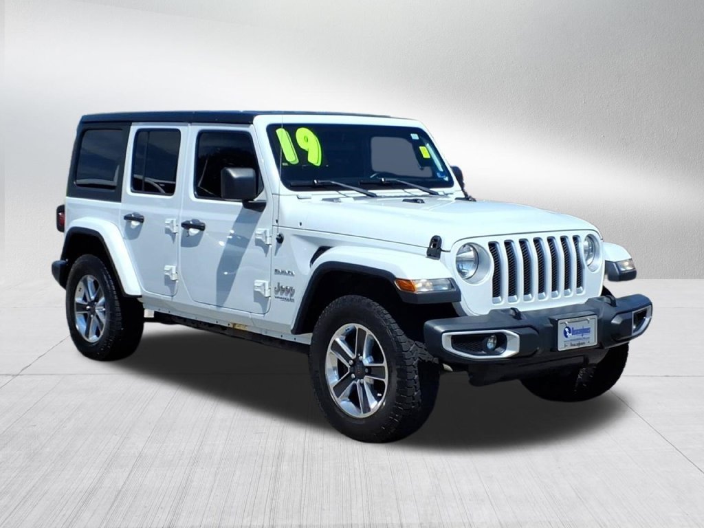 Used 2019 Jeep Wrangler Unlimited Sahara w/ Cold Weather Group AWD/4WD image 2