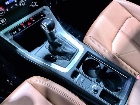 Used 2025 Audi Q3 2.0T Premium w/ Convenience Package image 18