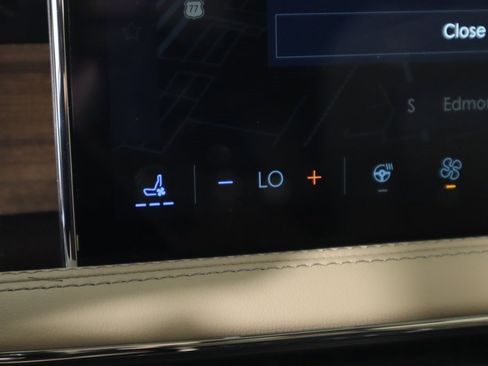 New 2025 Lincoln Corsair Reserve image 7