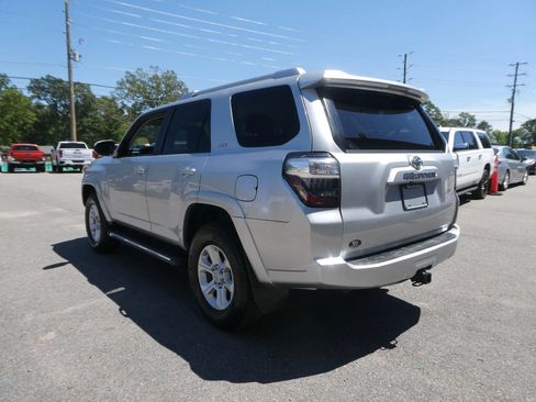Used 2016 Toyota 4Runner SR5 AWD/4WD image 8