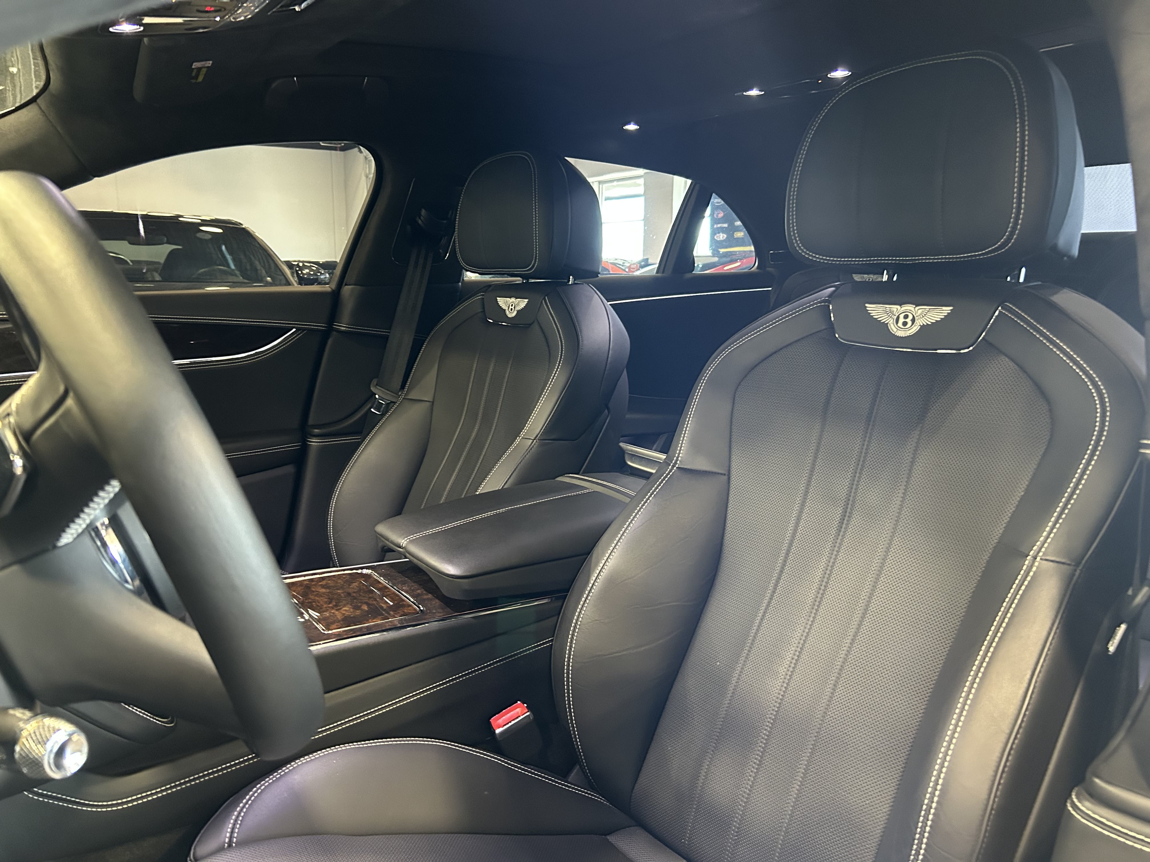 Used 2021 Bentley Flying Spur V8 AWD/4WD image 10