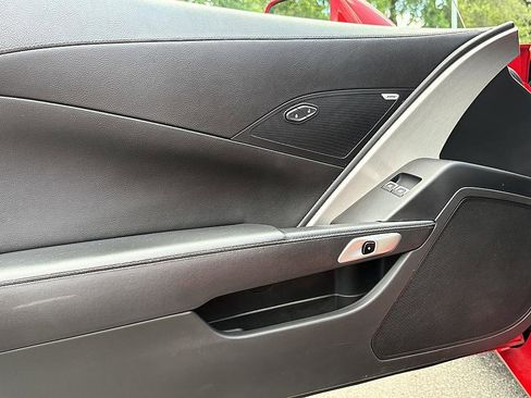 Used 2019 Chevrolet Corvette Stingray Coupe w/ 1LT RWD image 12