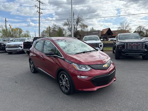 Used 2020 Chevrolet Bolt Premier w/ Infotainment Package image 7
