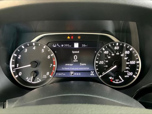 Used 2021 Nissan Titan SV w/ SV Convenience Package image 25