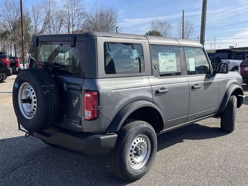 New 2025 Ford Bronco Base image 3