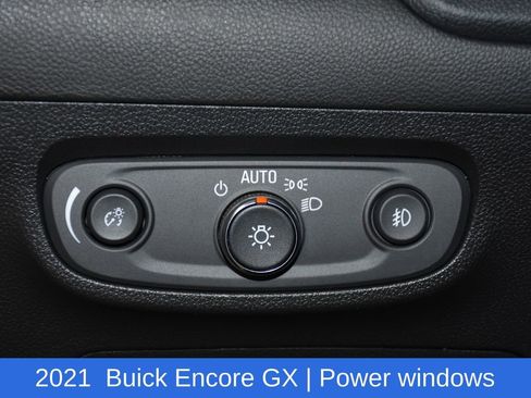 Used 2021 Buick Encore GX Preferred w/ Cold Weather Comfort Package FWD image 9