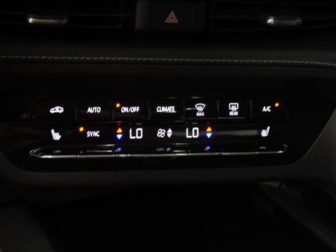 Used 2023 Buick Envision Essence FWD image 25