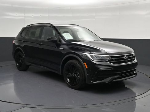 Used 2023 Volkswagen Tiguan SE R-Line FWD image 5