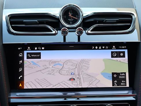 Used 2025 Bentley Bentayga AWD/4WD image 16