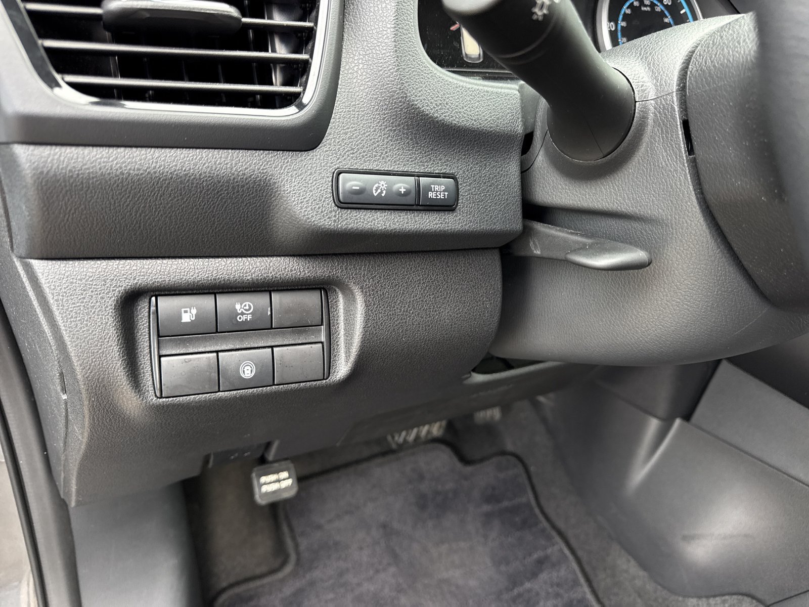 Used 2025 Nissan Leaf S FWD image 16