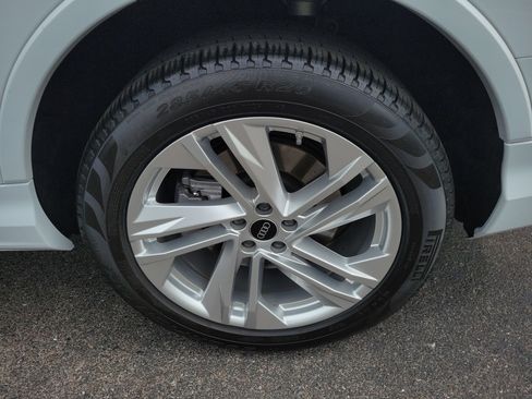 Used 2023 Audi Q7 3.0T Premium AWD/4WD image 34