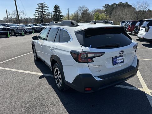 Used 2024 Subaru Outback Premium w/ Popular Package #1A image 8