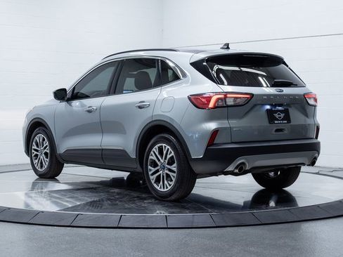 Used 2022 Ford Escape SEL image 9