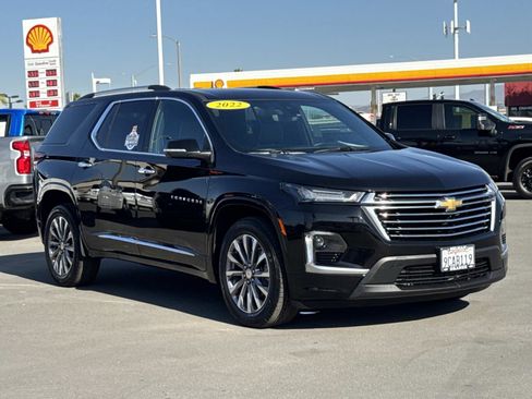 Used 2022 Chevrolet Traverse Premier image 3