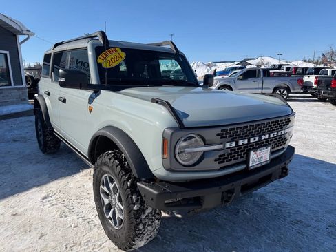 Used 2024 Ford Bronco Badlands image 7