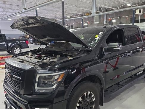 Used 2021 Nissan Titan PRO-4X w/ Pro-4x Convenience Package image 1