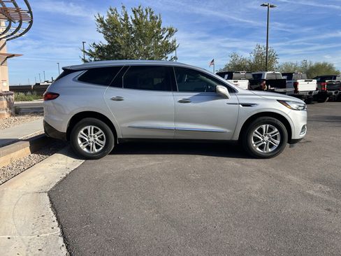Used 2021 Buick Enclave Preferred image 2