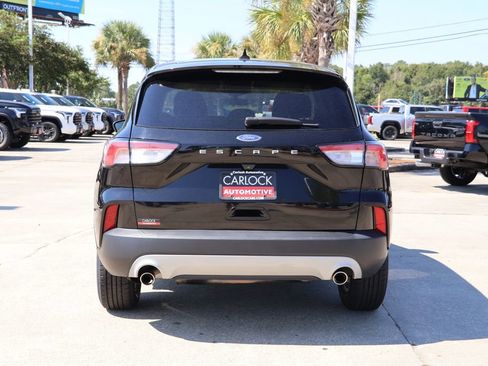 Used 2022 Ford Escape SE image 21