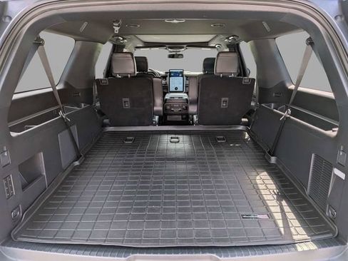 Used 2024 Ford Expedition Max Platinum AWD/4WD image 14