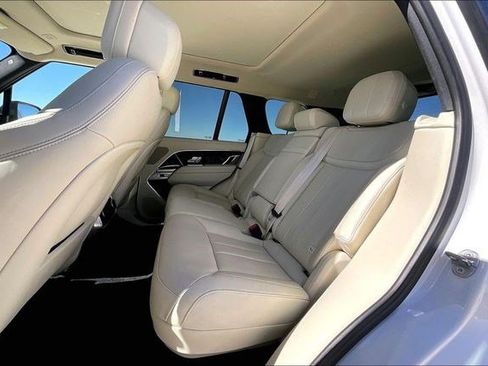 Used 2023 Land Rover Range Rover SE image 31