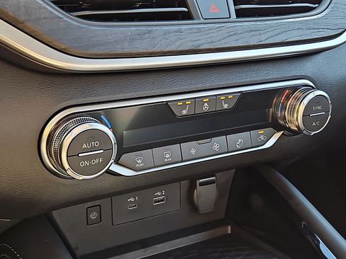 New 2025 Nissan Altima 2.5 SL image 13