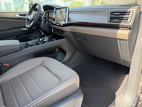 New 2026 Volkswagen Atlas SEL image 11