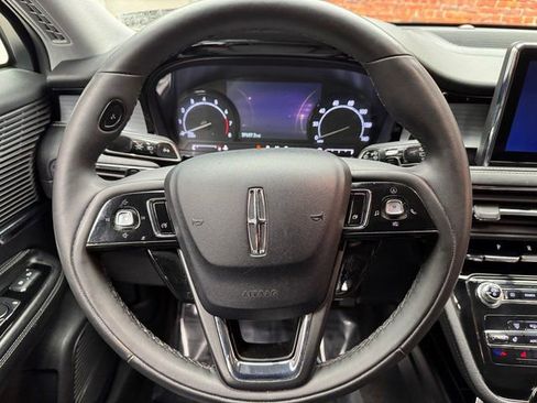 Used 2022 Lincoln Corsair Standard w/ Equipment Group 101A image 13