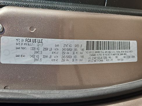 Used 2018 Chrysler Pacifica Touring-L FWD image 26