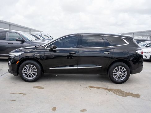 Used 2024 Buick Enclave Essence w/ Technology Package FWD image 8