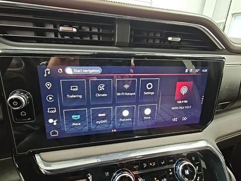 Used 2024 GMC Sierra 2500 Denali w/ Technology Package image 17