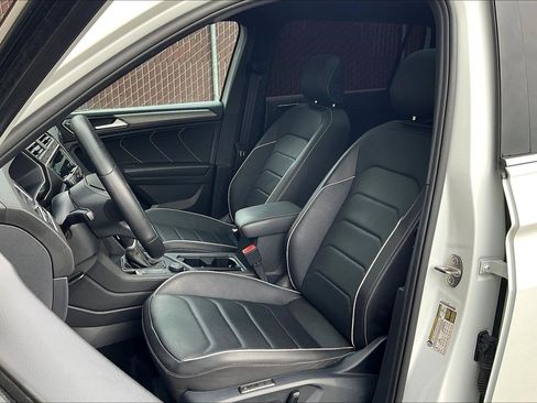 Certified 2024 Volkswagen Tiguan SEL R-Line image 24