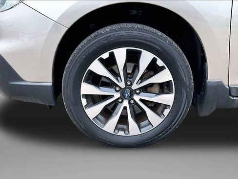 Used 2015 Subaru Outback 2.5i Limited AWD/4WD image 9