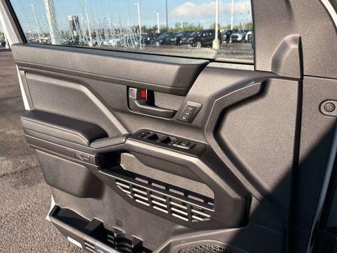 New 2026 Toyota 4Runner TRD Off-Road Premium AWD/4WD image 9