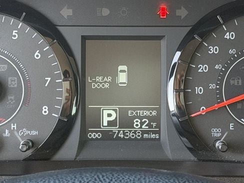 Used 2017 Toyota Sienna LE w/ Protection Package FWD image 15