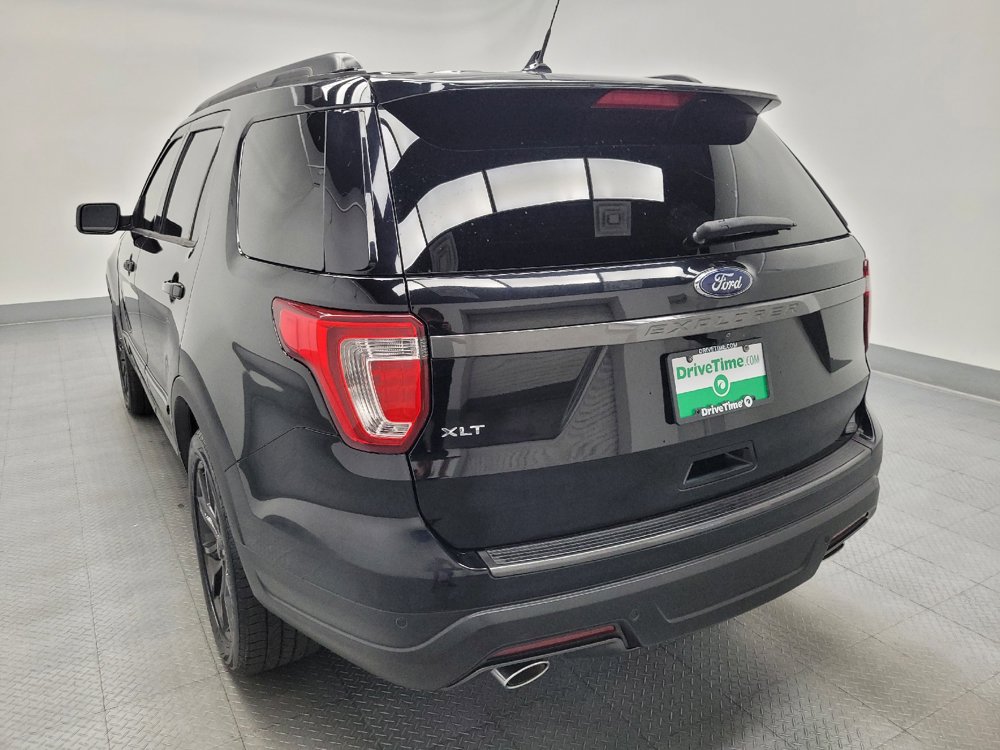Used 2018 Ford Explorer XLT w/ Equipment Group 202A FWD image 6