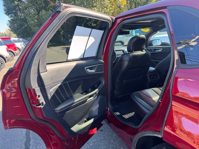 Used 2019 Ford Edge ST w/ Equipment Group 401A AWD/4WD image 18