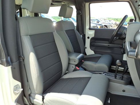 Used 2009 Jeep Wrangler X AWD/4WD image 8