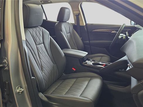 Used 2023 Buick Envision Avenir image 12