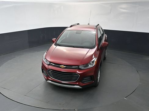 Used 2022 Chevrolet Trax LT w/ LT Convenience Package AWD/4WD image 30