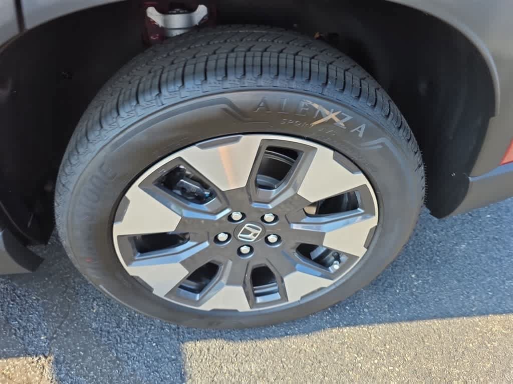 New 2026 Honda Pilot Touring image 2