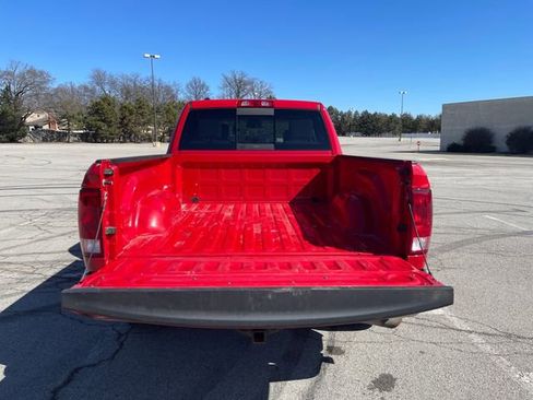 Used 2019 RAM 1500 Classic SLT RWD image 17