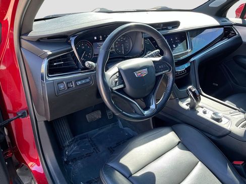 Used 2022 Cadillac XT6 Premium Luxury w/ Technology Package image 9