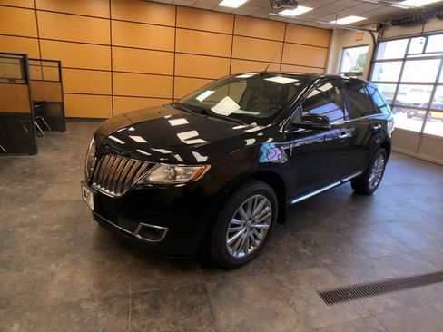 Used 2015 Lincoln MKX FWD w/ Equipment Group 102A image 3