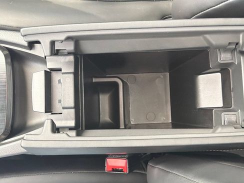 Used 2025 Nissan Rogue SV w/ SV Premium Package FWD image 46