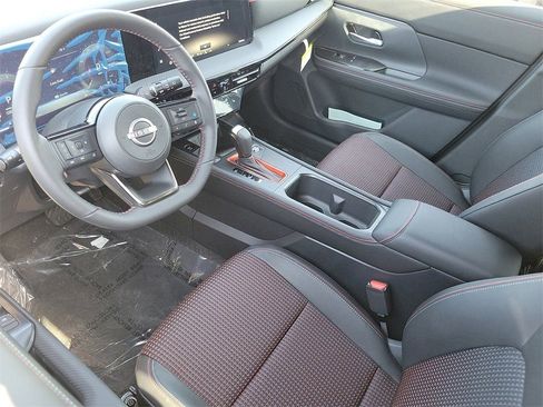 New 2026 Nissan Kicks SR w/ SR Premium Package FWD image 3