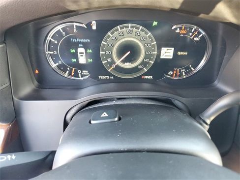 Used 2017 Cadillac Escalade ESV 4WD image 22