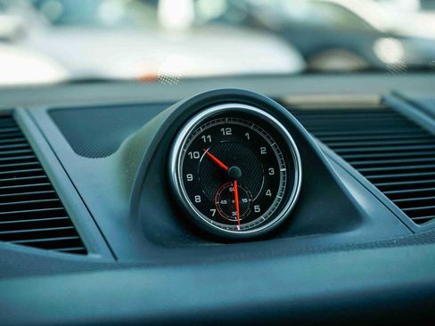 Used 2020 Porsche Macan S image 26